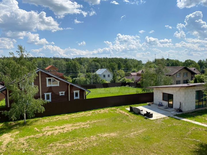 Дом 313 м² на участке 15 сот.