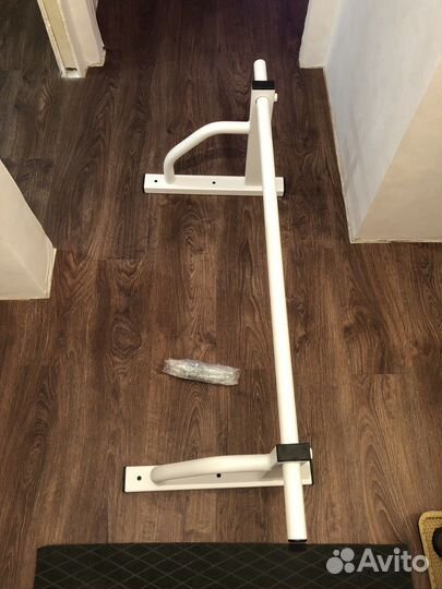 Турник настенный