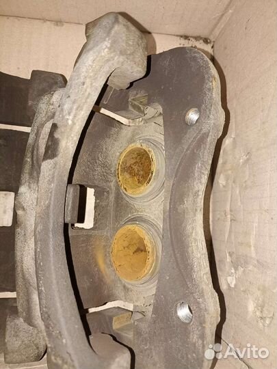 Суппорта тормозные передние на Ховер h5