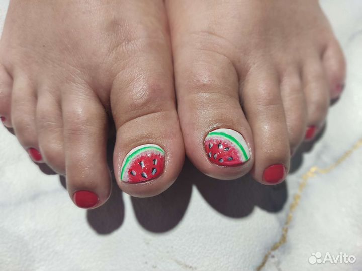 Маникюр и педикюр