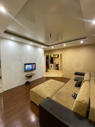 2-к. квартира, 65 м², 10/10 эт.