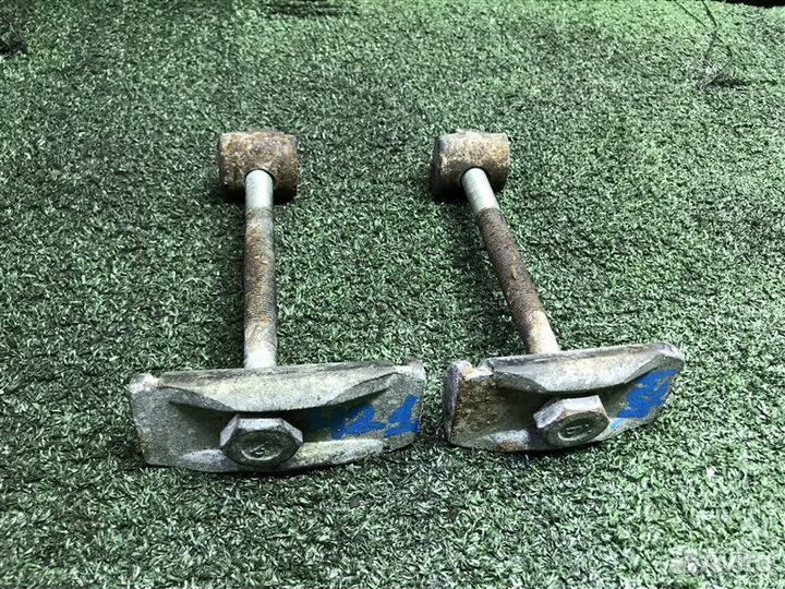 Болт торсиона передний Toyota Lite Ace Noah CR50