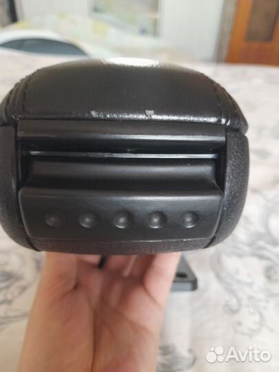 Подлокотник на kia rio 4