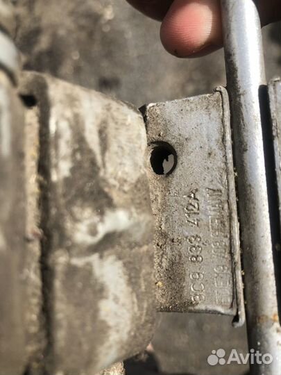 Volkswagen Passat B6 петля двери задняя правая