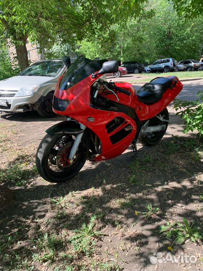 Suzuki RF 400