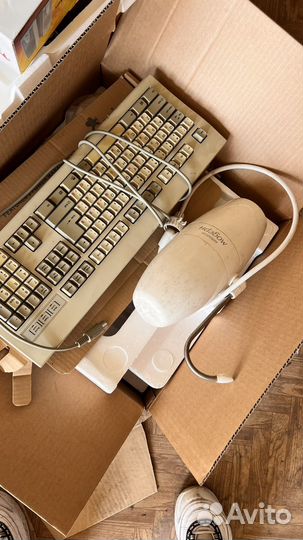 Старый принтер, монитор, клавиатура