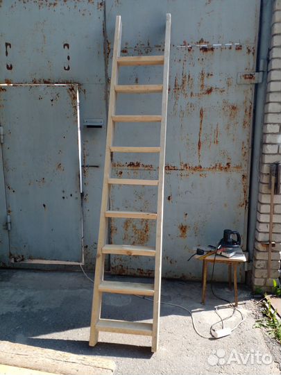 Лестница садовая из сухого дерева