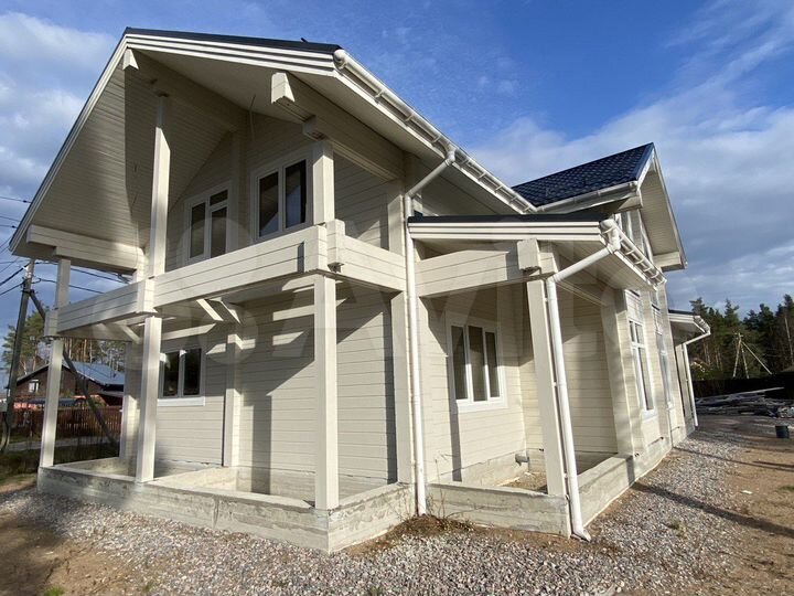 Коттедж 270 м² на участке 16 сот.