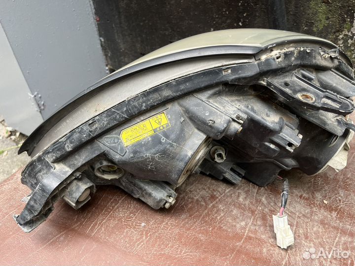 Фары Toyota Brevis