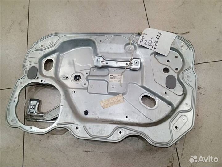 Стеклоподъемник передний правый электрический щит