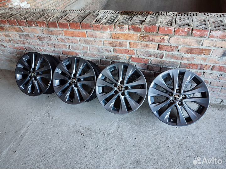 Оригинальные Toyota R18 5х114.3 Графит
