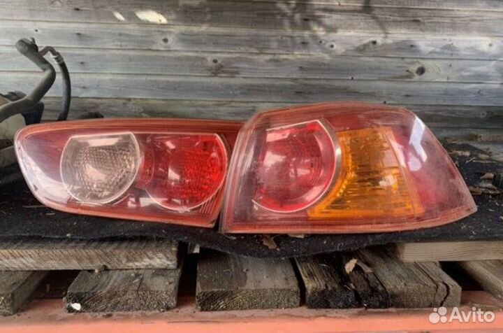 Фонарь заднего хода задний правый Mitsubishi