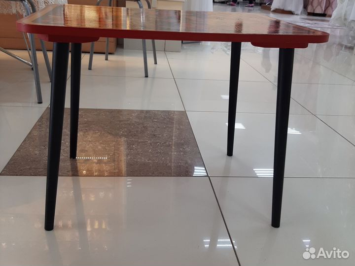 Детский столик