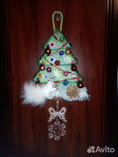 Новогодний венок в форме ёлочки