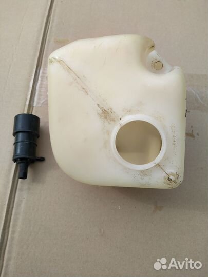 Бачок омывателя 