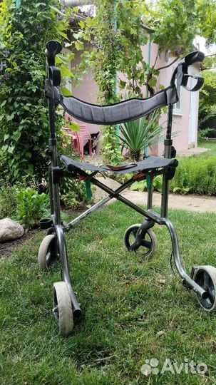 Ходунки для взрослых на колесах