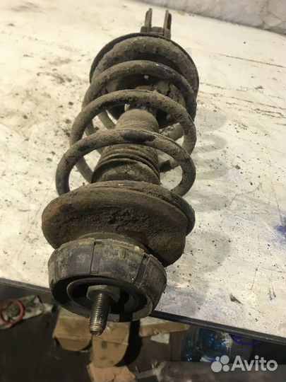 Амортизатор передний Renault Sandero