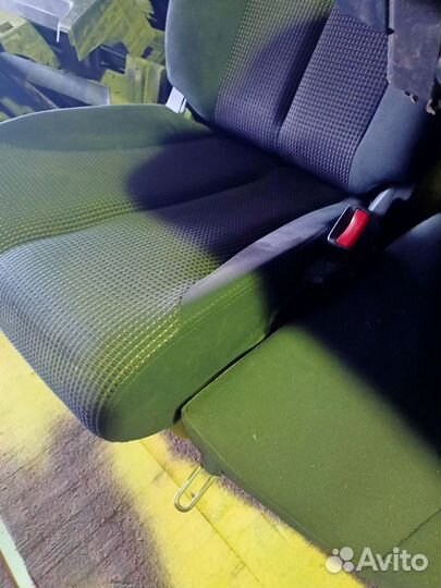 Сиденье переднее правое nissan tiida C11