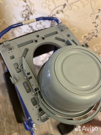 Стул кресло с санитарным оснащением