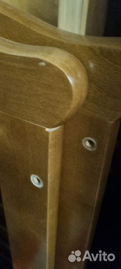 Детская кроватка с маятником