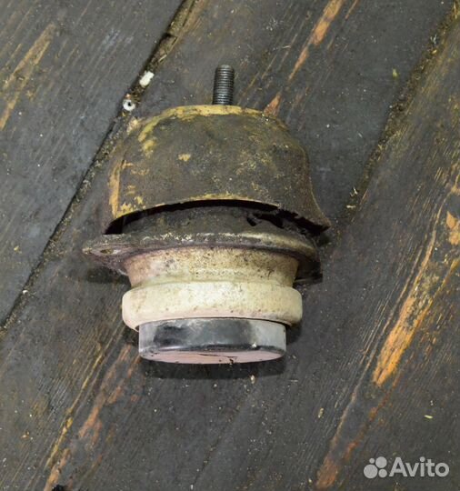 Опора двс Audi Q7 VW Touareg Porsche Cayenne