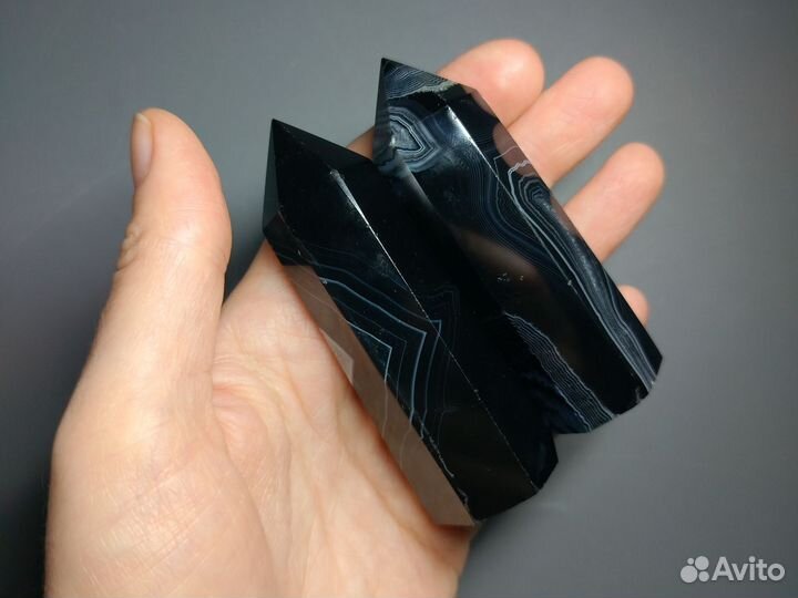 Черный ботсванский агат с таинственным узором