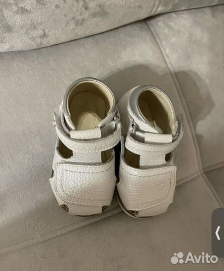 Сандалии для малышей 20 размер