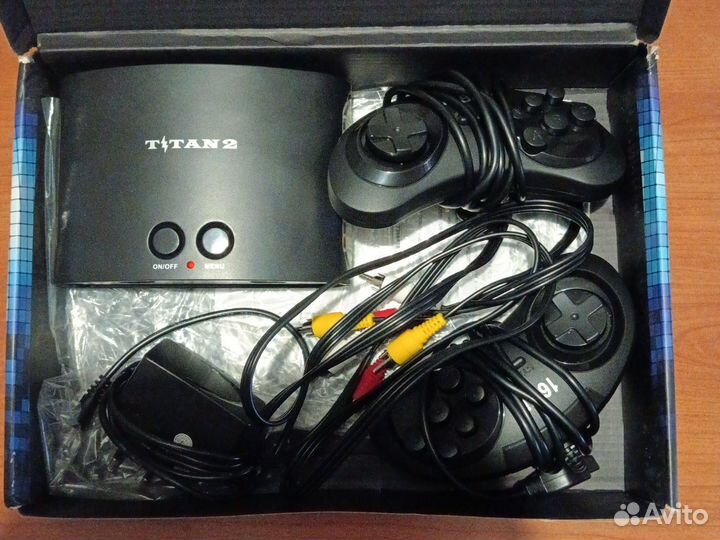 Игравая приставка titan 2