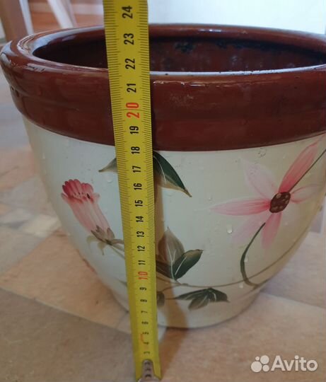 Большой керамический горшок с поддоном для цветов