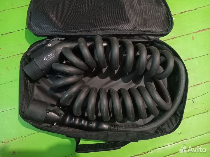 Зарядный кабель для гибрида и электромобиля