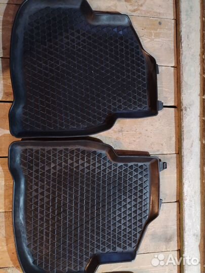Автомобильные коврики резиновые бу