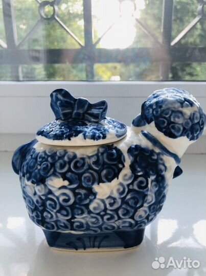 Керамическая подарочная емкость для чая