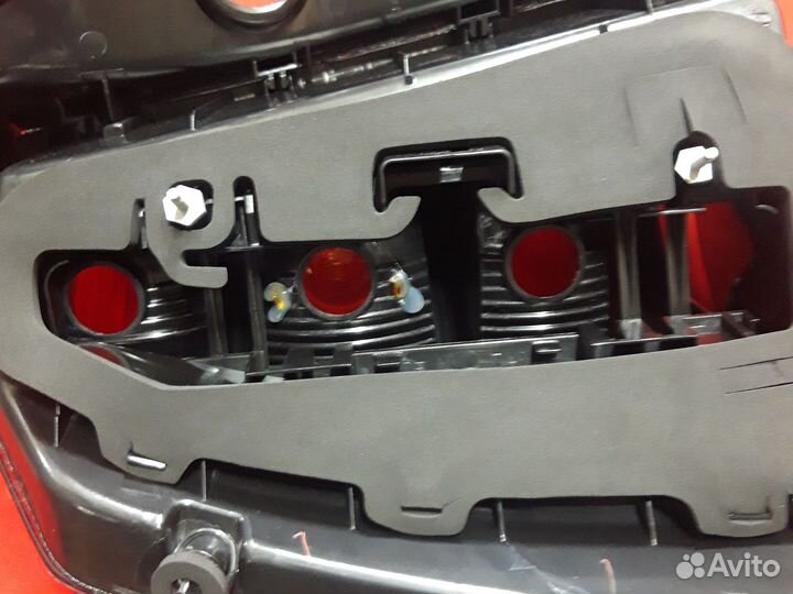 Фонарь задний правый Опель Зафира B