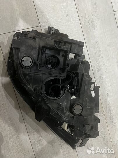 Фара Volkswagen Passat B8 Разбитая 2016