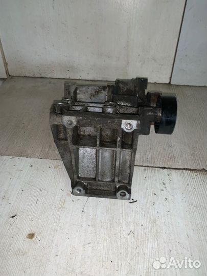 Кронштейн генератора Ford Focus 1 LX 2.0 split