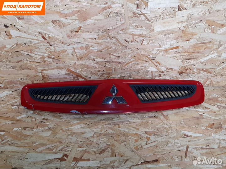 Решетка радиатора верхняя Mitsubishi Colt