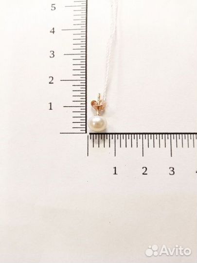 Золотые серьги с камнем