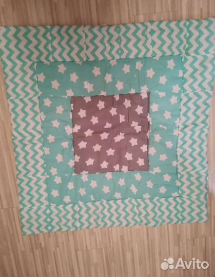 Детская кроватка с маятником