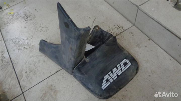 Брызговик передний левый Toyota Lite Ace 1985-1992