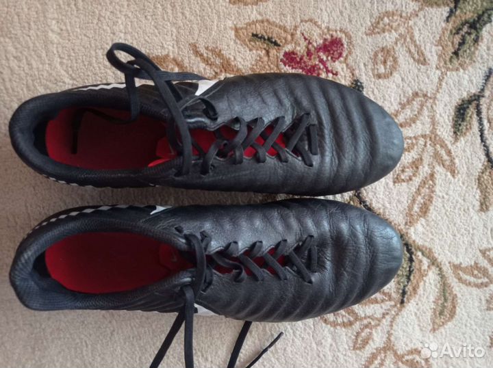 Футбольные бутсы nike