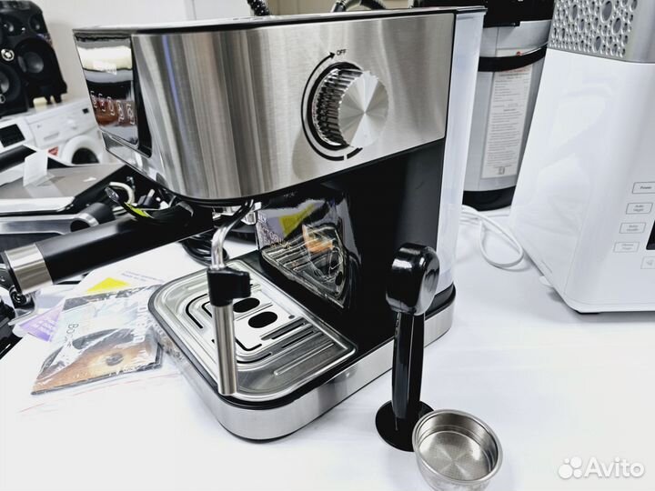 Кофеварка Redmond RMC-M1513 15бар (Окт139)