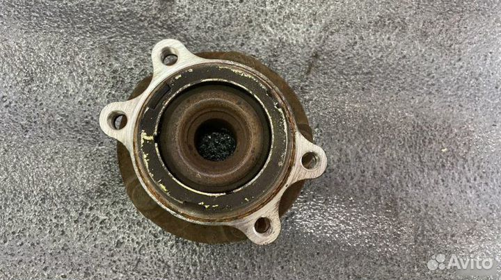 Ступица передняя левая Nissan Fuga PY50 Y50 3.5 AT