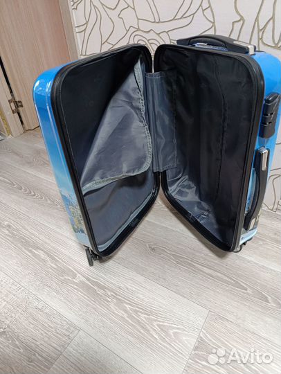 Чемодан на колесах