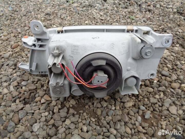 Фара правая Toyota Caldina ST191 3S-FE 1996