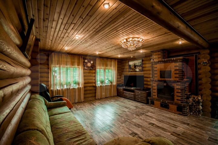 Дом 199 м² на участке 9,9 сот.