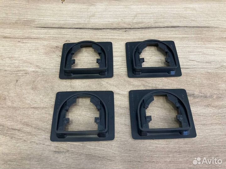 Кронштейн петли (основной пол) Mercedes S202 S210