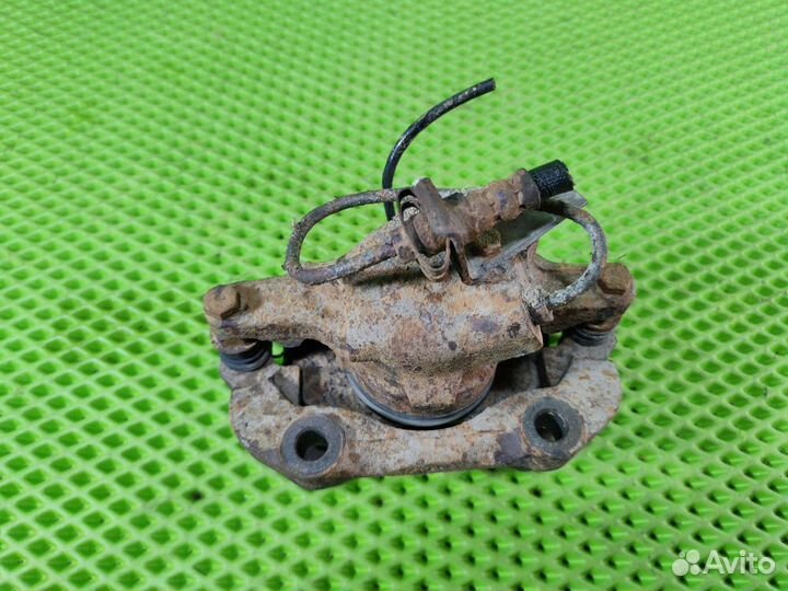 Суппорт передний правый Audi 100 c3