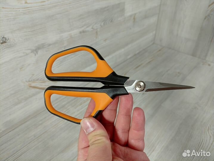 Ножницы для травы SP15 Solid Fiskars 1051602