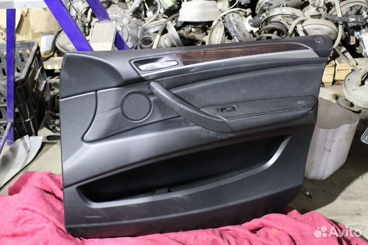 Обшивка двери передней правой BMW X5 E70