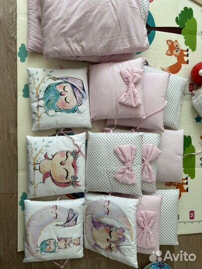 Бортики с одеялом в детскую кроватку для девочки